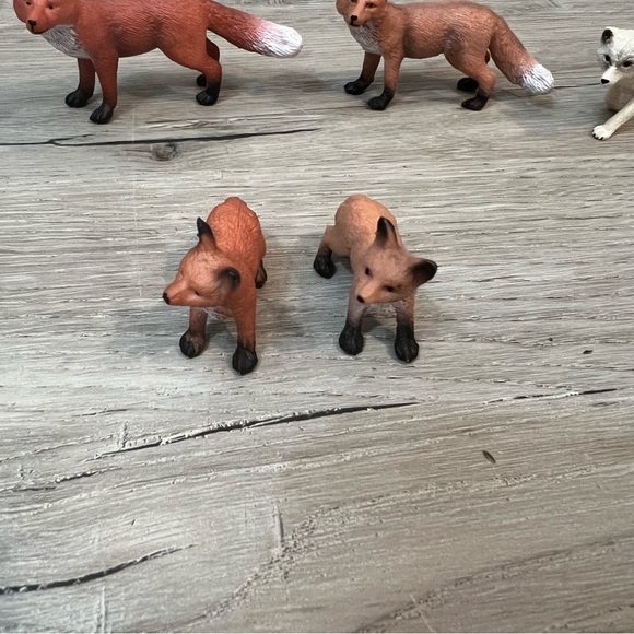 Fox Toy Figurines Lot of 5 - Picture 4 of 9